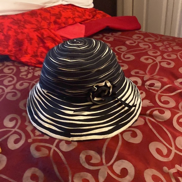 Navy blue swirl hat - Picture 2 of 8